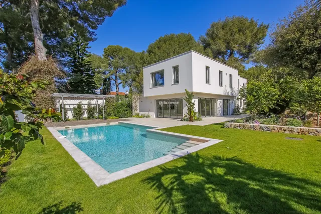 Villa in Antibes, French Riviera