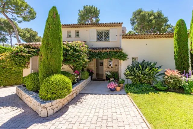 Villa in Antibes, French Riviera