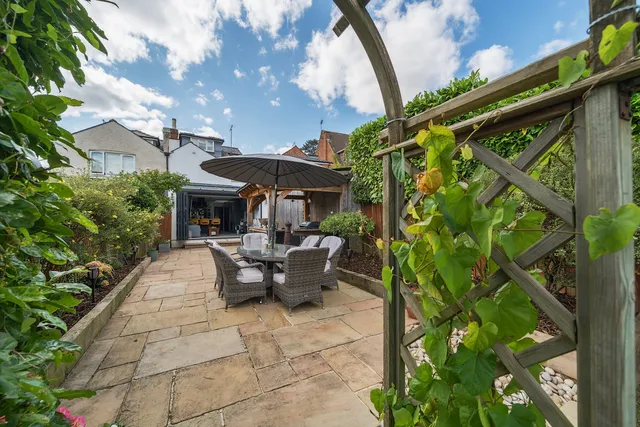 70 School Road, Cheltenham GL53 8BW
