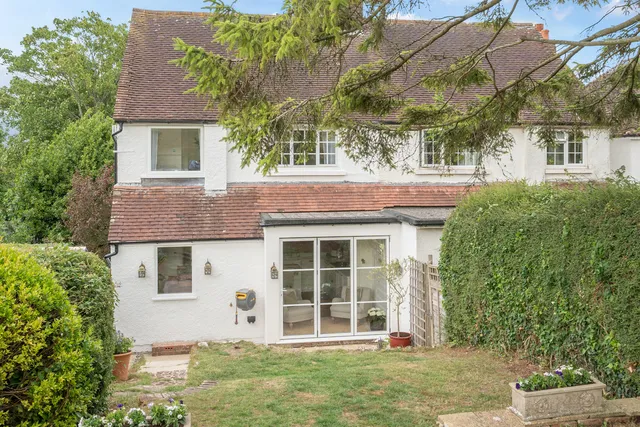 147 Wish Hill, Eastbourne BN20 9HN