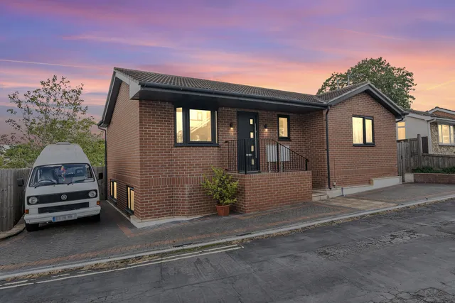 1a Clumber Drive, Frome BA11 2LG
