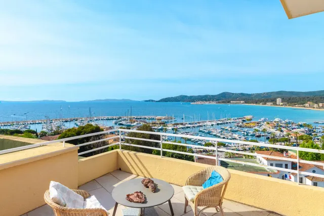 Apartment in Le Lavandou, Provence - Var