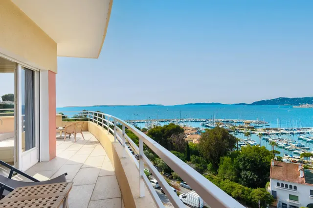 Apartment in Le Lavandou, Provence - Var