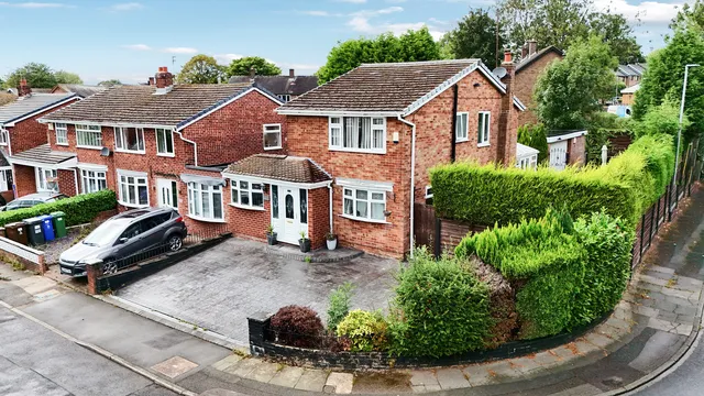 74 Ardenfield, Manchester M34 7LN