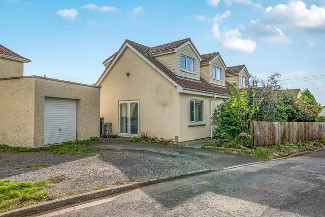 9 Big Tree Close, Axbridge BS26 2EY