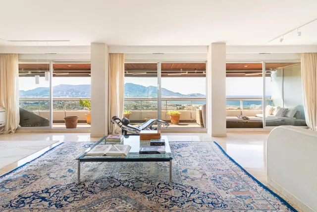 Apartment in Marseille, Provence - Var