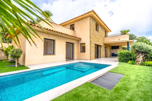 Villa in Ste Maxime, French Riviera