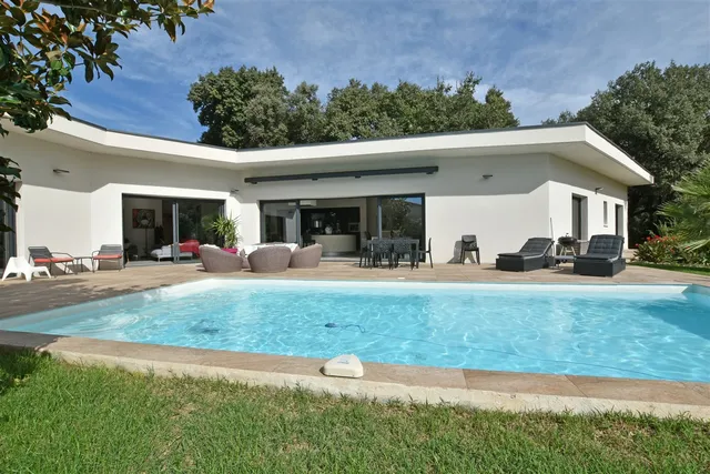 Villa in Aubais, Provence - Var
