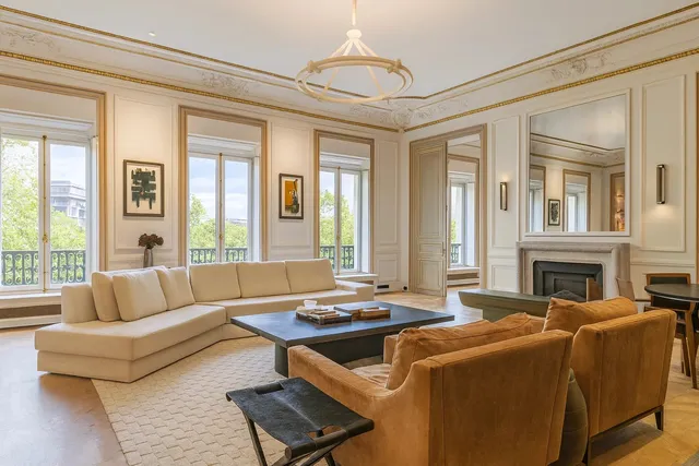 Apartment in 8th (Golden Triangle - Parc Monceau), Paris