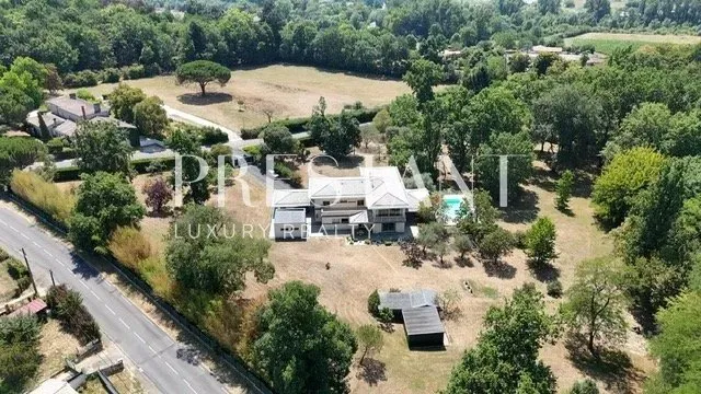 Villa contemporaine de 390m2 sur un parc 1,3 ha - Le Taillan Médoc