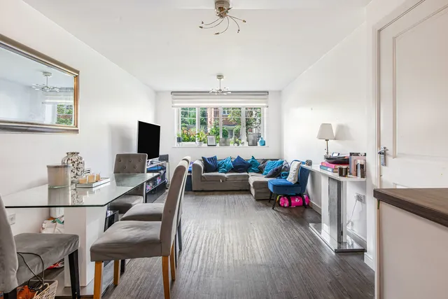 Field House 40 Schoolgate Drive, Morden SM4 5DJ
