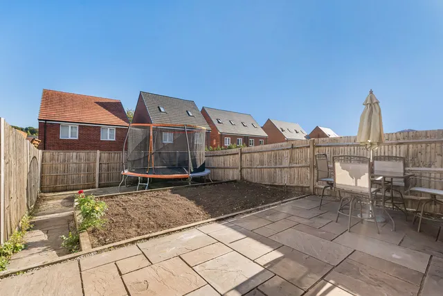 97 Jockey Way, Andover SP11 6ZW