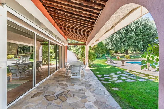 Villa in Le Rouret, French Riviera