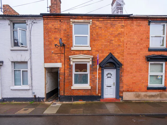 142 Wood Street, Kidderminster DY11 6UF