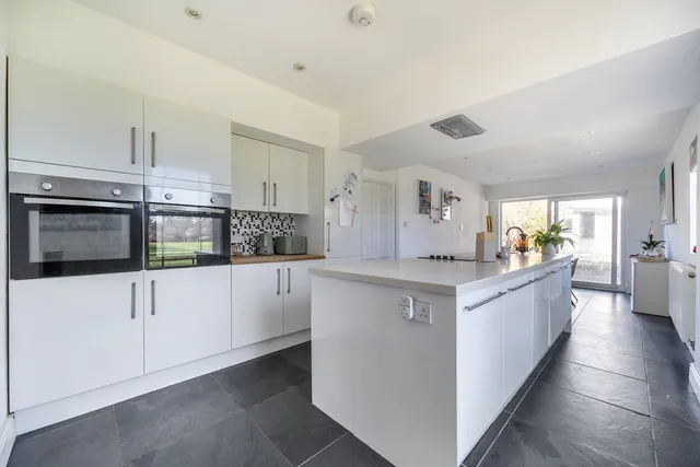 10 Heath Road, Barming ME16 9LG