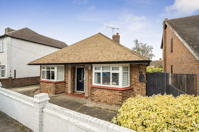 135 Sun Lane, Gravesend DA12 5HW