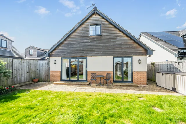 3 The Greenaways, Chipping Sodbury BS37 6FR