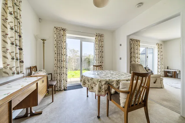 3 The Greenaways, Chipping Sodbury BS37 6FR