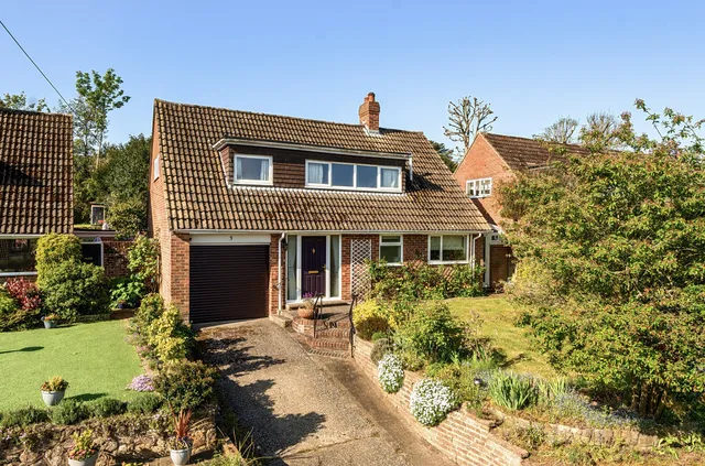 3 Orchard Way, Midhurst GU29 9EE