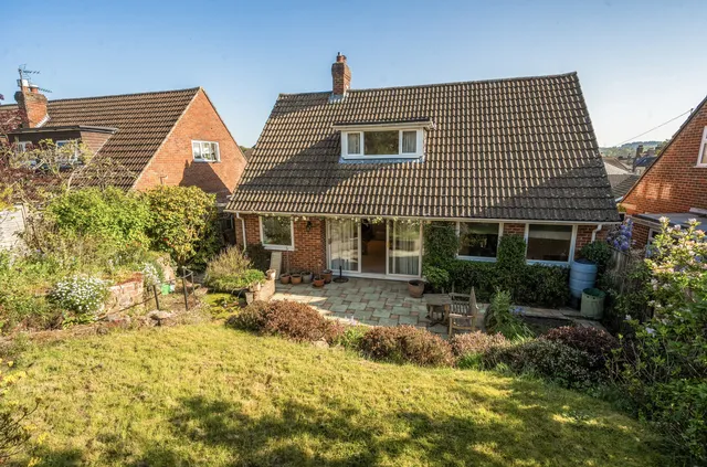 3 Orchard Way, Midhurst GU29 9EE