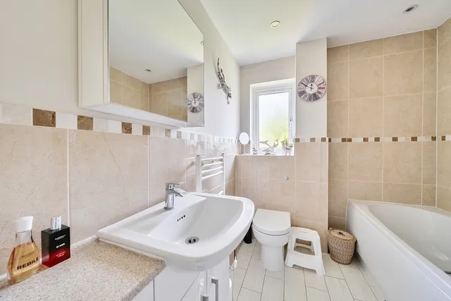 2 Masons Way, Frome BA11 4QD