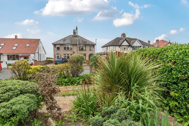 70 Twemlow Parade, Morecambe LA3 2AL
