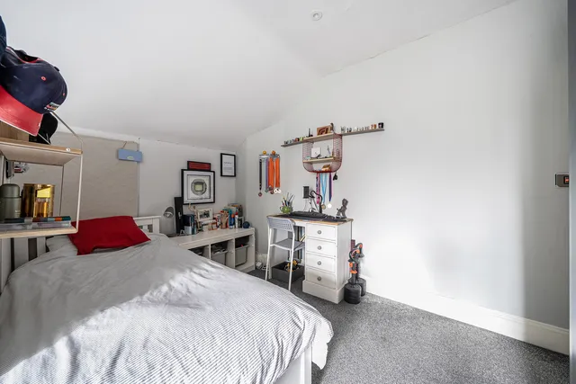 Top Floor Flat, 212b London Road, Cheltenham GL52 6HJ