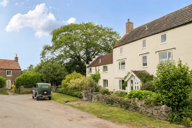4 Mill Lane, Bristol BS36 2AA