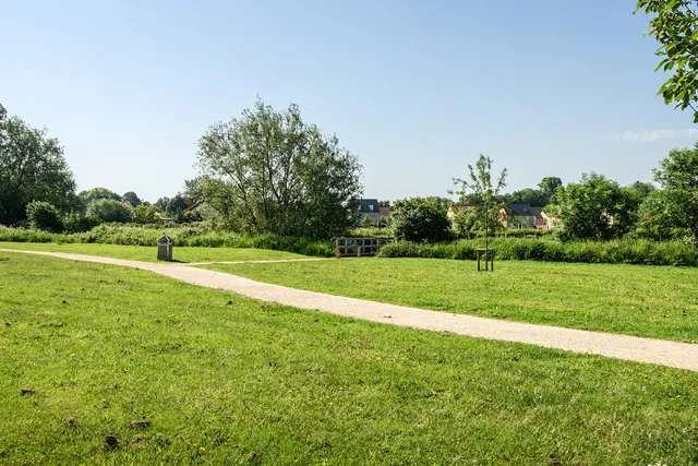 4 Deer Park, Bristol BS35 1AT