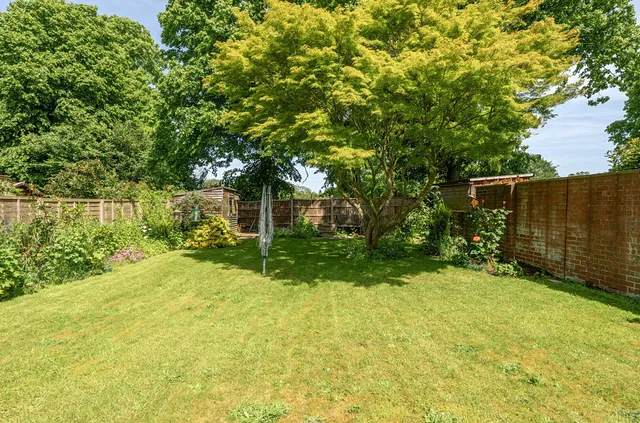 16 Hillcrest, Bristol, United Kingdom BS35 2JA