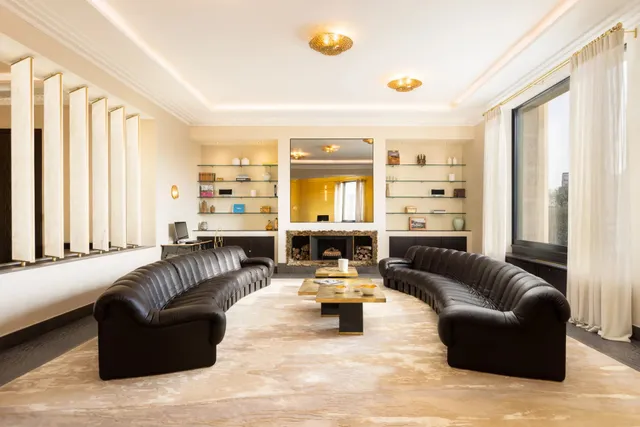 Apartment in 16th (Trocadéro - Etoile - Passy), Paris
