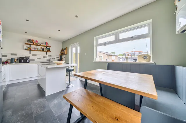 33 Windrush Court, Bristol BS35 2DH