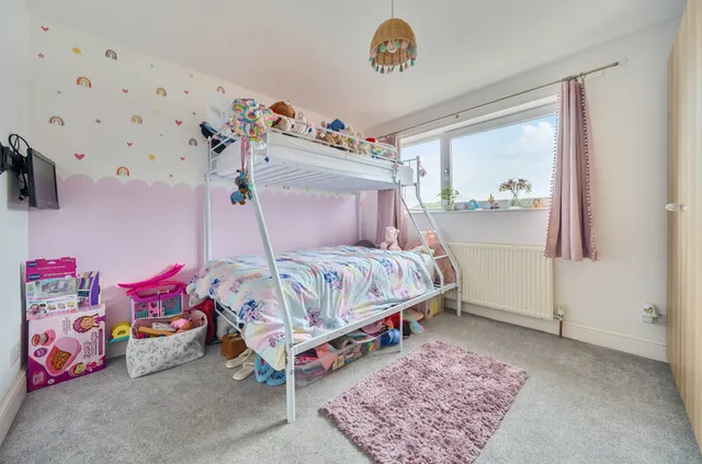 33 Windrush Court, Bristol BS35 2DH