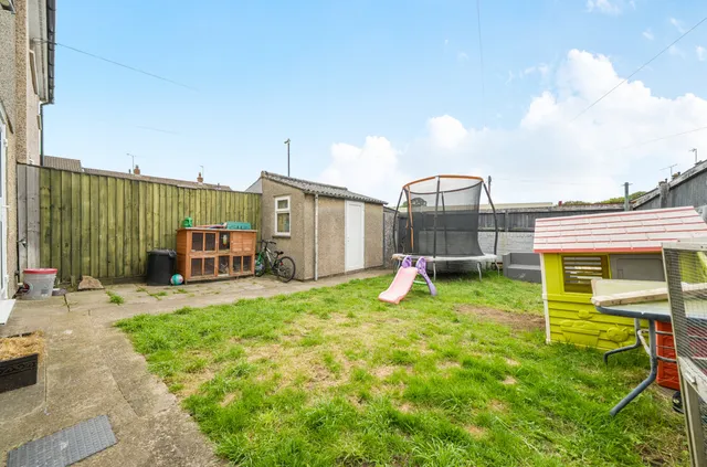 33 Windrush Court, Bristol BS35 2DH