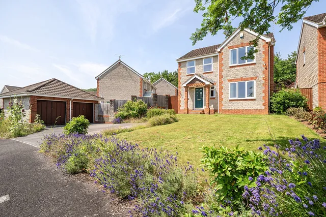 1 Woodlands, Axbridge BS26 2AX