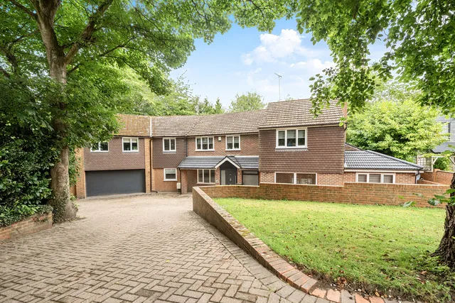 30 Woodlands, Walderslade ME5 9JX