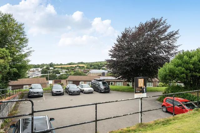 1 Hillside Park, Bodmin PL31 2NB