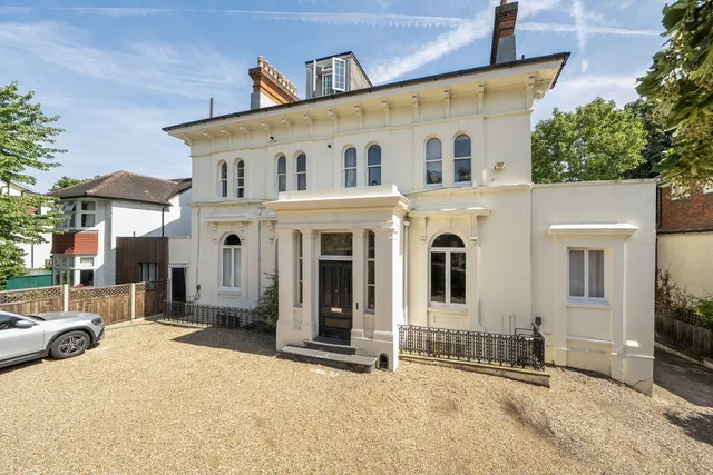 Flat 4, 191 Lawrie Park Gardens, London SE26 6XJ