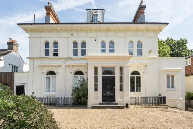 Flat 4, 191 Lawrie Park Gardens, London SE26 6XJ
