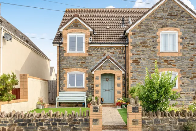 46 South View Crescent, Bristol BS36 2LP