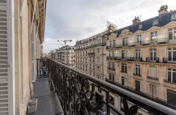 Apartment in 8th (Golden Triangle - Parc Monceau), Paris