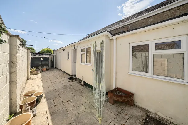 12 Woodrow Road, Melksham SN12 7AY