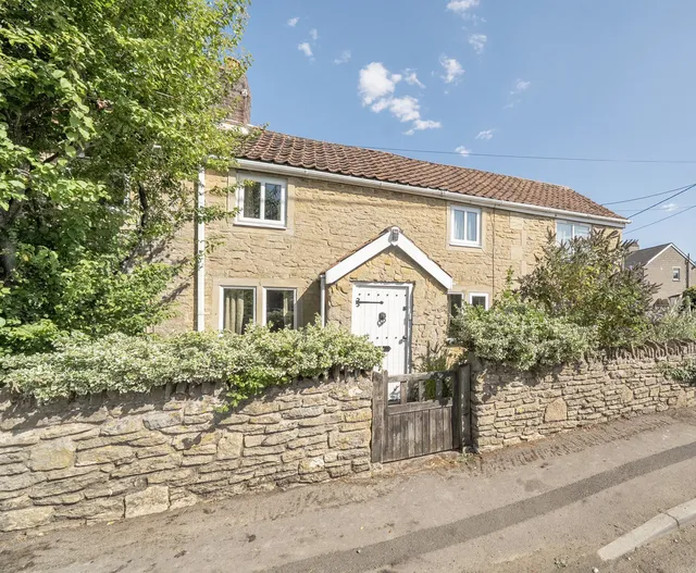 12 Woodrow Road, Melksham SN12 7AY