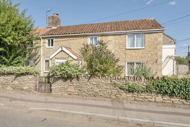 12 Woodrow Road, Melksham SN12 7AY