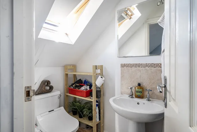 90 Bath Road, Bristol BS30 5JR