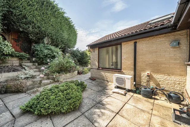 19 Briarbank Rise, Cheltenham GL52 6XR