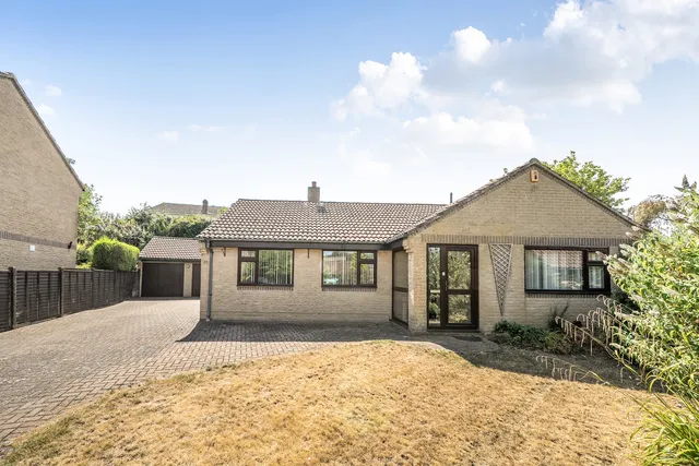 19 Briarbank Rise, Cheltenham GL52 6XR