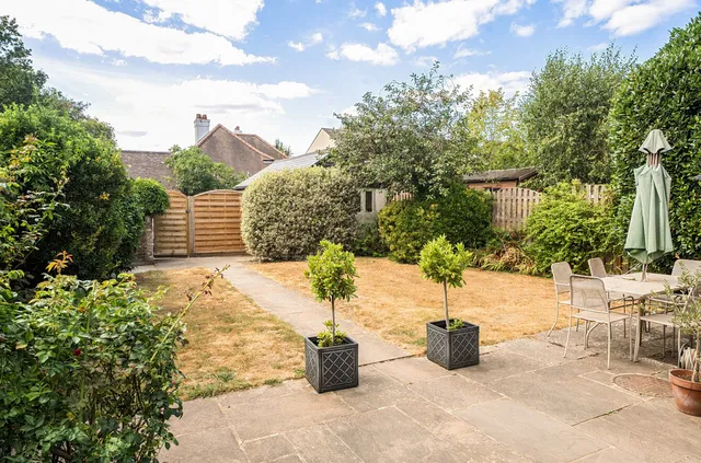 3 High Path, Midhurst GU29 9BD