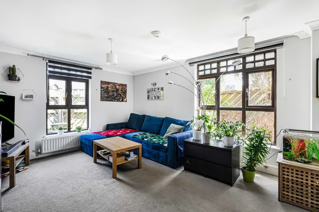 3 Bolton Drive, Morden SM4 6GE
