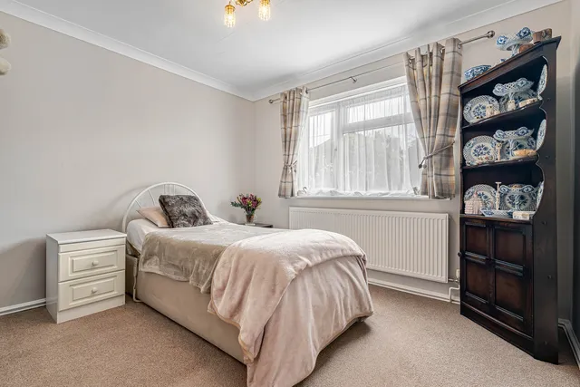 36 Plomer Green Lane, Downley HP13 5TT